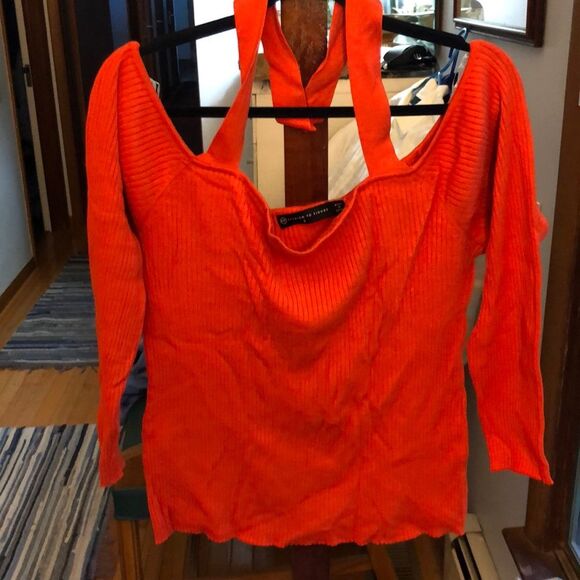 Fashion to Figure Daphne Cross Neck Off-the-Shoulder Sweater 2X - Picture 3 of 7